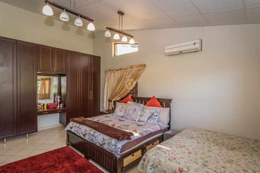 Commercial Property for Sale in Zuurplaat A H North West